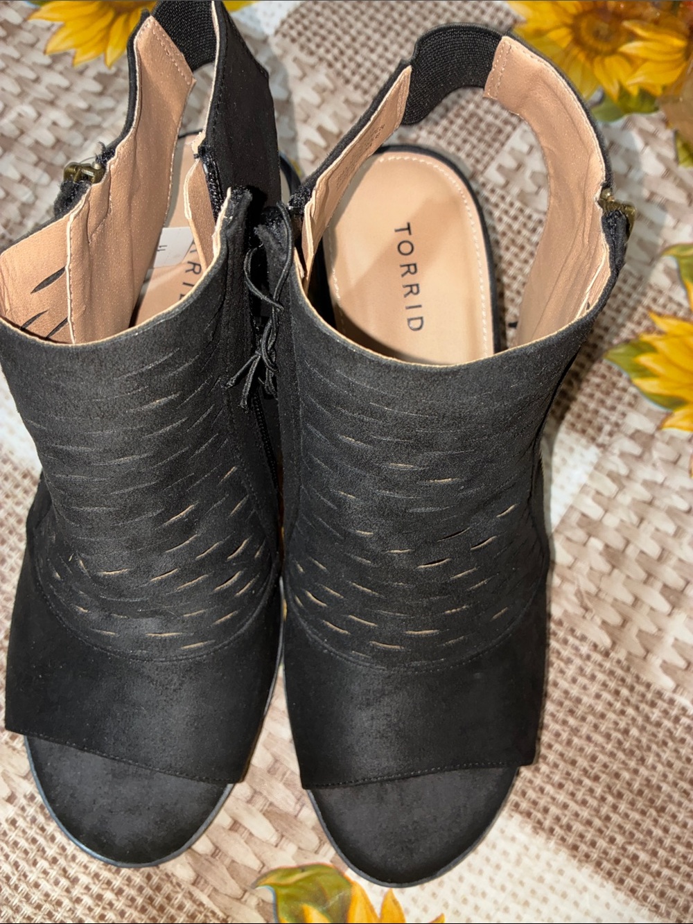 torrid Black Open-Toe Slingback Heels with Cutout Detail - Picture 3 of 10